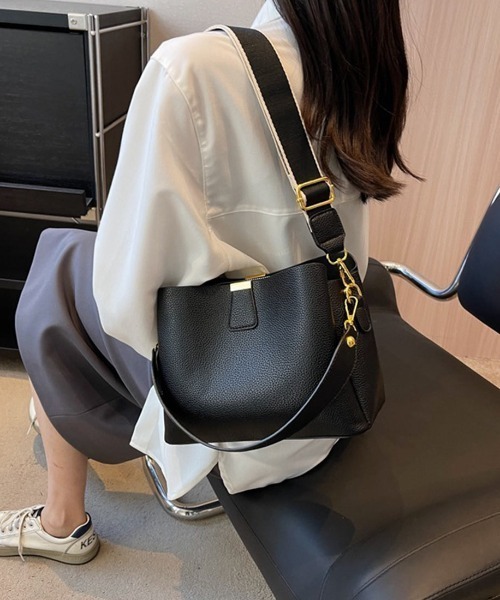 ショルダーバッグ バッグ 2wayフェイクレザー上品ショルダーバッグ