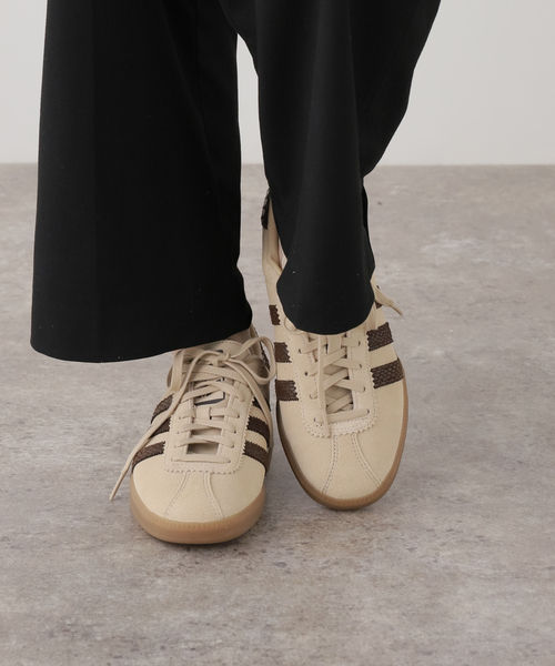 フレームワークFRAMeWORKロゴプリントサーマル新品ベージュ FRAMeWORK（フレームワーク） スニーカー ADIDAS/アディダス BRMD W
