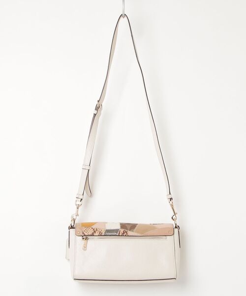 新品 COACHショルダーバッグ ホワイト ショルダーバッグ バッグ COACH（コーチ） ショルダーバッグ - ホワイト レディース : ZOZOTOWN