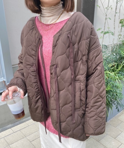 美品　カネコイサオ　白襟付きブルゾン　キルティング　リボン　ジップアップ 美品 カネコイサオ 白襟付きブルゾン キルティング リボン ジップ