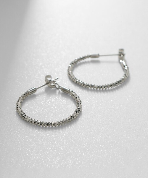 COCOSHNIK ピアス プラチナ カットビーズ フープピアス