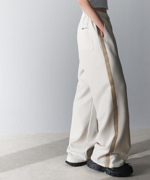 Java スラックス 「JaVaジャバコラボ」サイドラインでキレイ魅せ