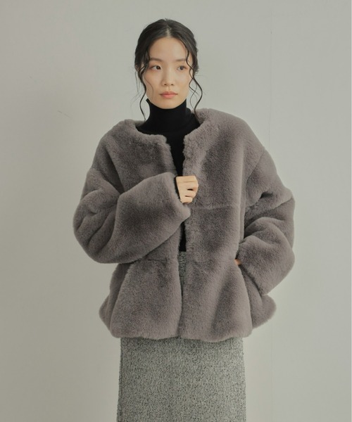 Olu.フラッフィーペプラムファーコート グレー Olu.（オルドット） ノーカラーコート コート フラッフィーフェイク