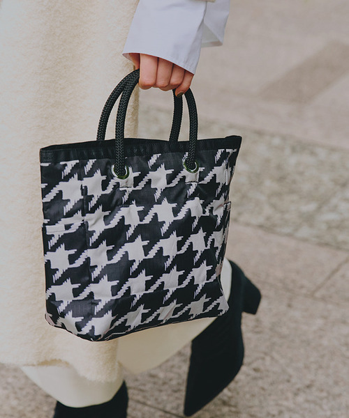 ■LeSportsac■ MEDIUM 2 WAY TOTE ハウンズトゥース MEDIUM 2 WAY TOTE2ウェイブラック/ベージュハウンズトゥース