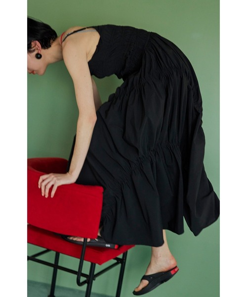 OMMO（オーエムエムオー） ワンピース IRREGULAR SHIRRING CAMI OP