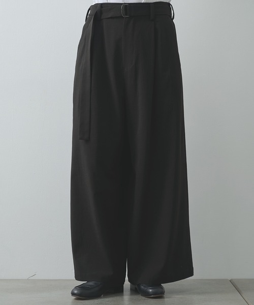 スラックス 「UJOH HOMME/ウジョー」別注 Belted Wide Flare Pants メンズの画像