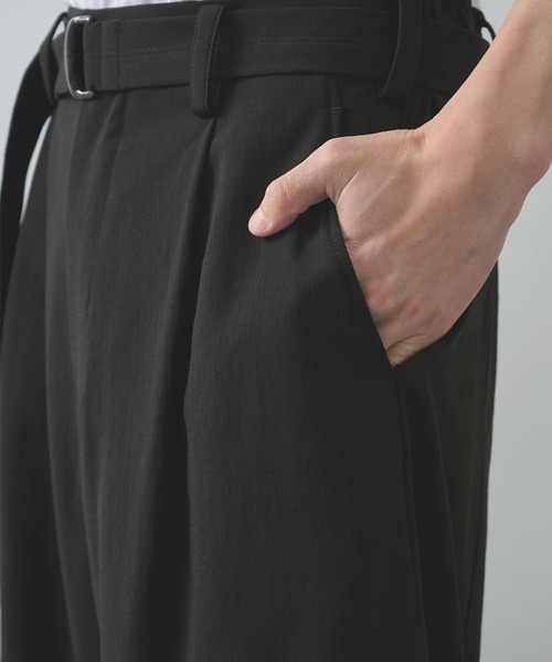 スラックス 「UJOH HOMME/ウジョー」別注 Belted Wide Flare Pants メンズの画像