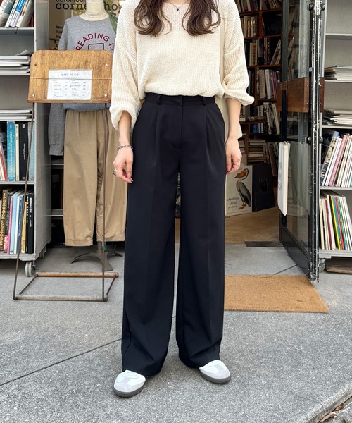 濃い茶？濃い緑？のストレートレッグパンツ　他パンツ3本 濃い茶？濃い緑？のストレートレッグパンツ 他パンツ3本