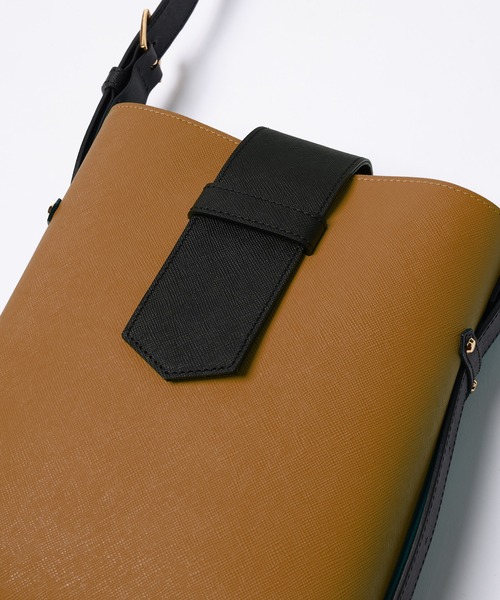 CULLNI（クルニ） ショルダーバッグ Leather Flap Bucket Bag メンズ