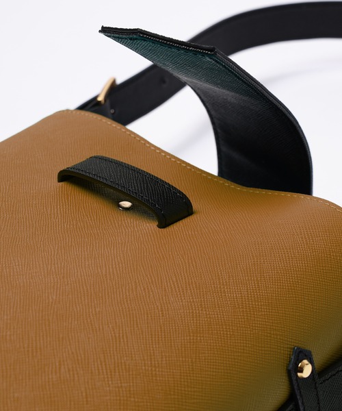 CULLNI（クルニ） ショルダーバッグ Leather Flap Bucket Bag メンズ