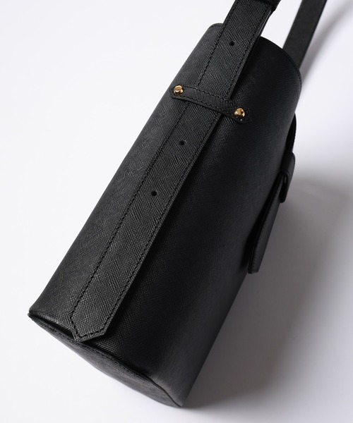 CULLNI（クルニ） ショルダーバッグ Leather Flap Bucket Bag メンズ