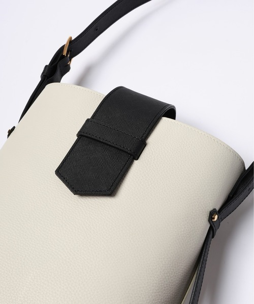 CULLNI（クルニ） ショルダーバッグ Leather Flap Bucket Bag メンズ