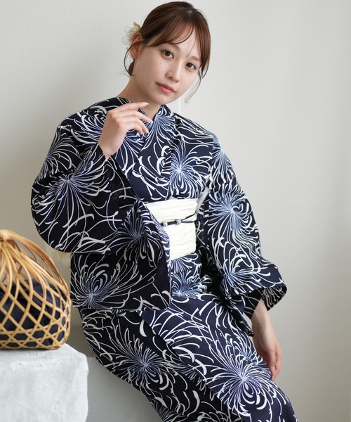 【新品】utatane 高級変わり織 浴衣3点セット 紺の広がる菊 楽天市場】【utatane 高級変わり織 浴衣3点セット かすれ紺地に