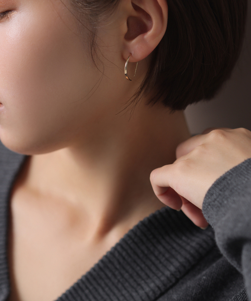 lilas ダイヤ10mmバーピアス K10（両耳） ダイヤ10mmバーピアス K10