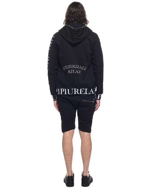美品　1PIU1UGUALE3 ブラック　ショートパンツ　サイズL 1PIU1UGUALE3 RELAX 「1PIU1UGUALE3 RELAX 」 ショートパンツ S