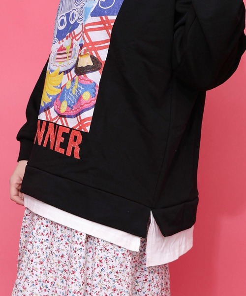 Scolar スカラーちゃんの夕食柄レイヤード風配色プルオーバー ScoLar（スカラー） トレーナー スウェット スカラーちゃんの夕食柄