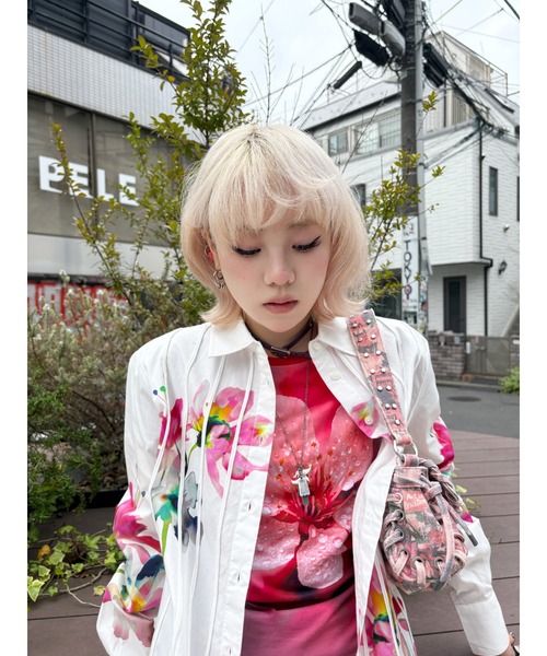 ショルダーバッグ バッグ ピンクフローラルプリント スタッズフラップミニショルダーバッグ レディースの画像
