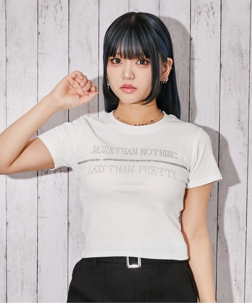 THOMAS WYLD 【X-SMALL】ラインストーン ロゴTシャツ ホワイト tシャツ 半袖 「ラインストーン・ロゴ」Tシャツ／ストリート×Y2K／春