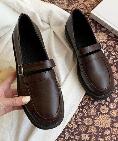 ローファー ベルトデザイン フラットローファー レディース : ZOZOTOWN