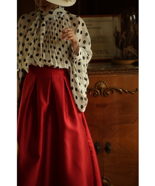 cawaii スカート ラグジュアリーな艶紅タックミディアムスカート