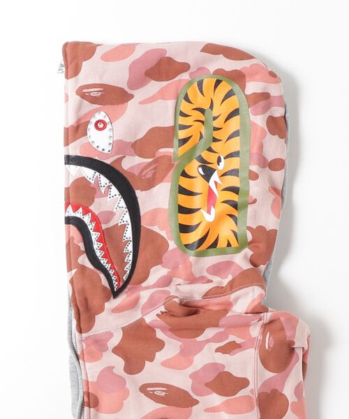 A BATHING APE（アベイシングエイプ） パーカー 1ST CAMO CRYSTAL