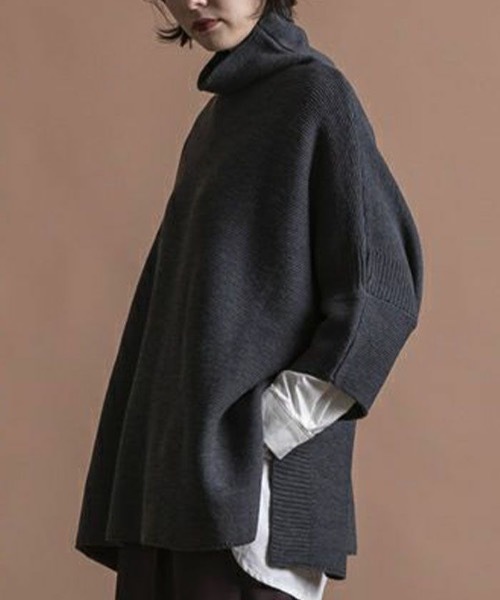 Theory　タートルネックゆったりニット ポンチョ カシミヤ100%　カーキ Theory タートルネックゆったりニット ポンチョ カシミヤ100% カーキ