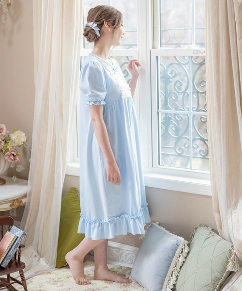 レトロ　お花　レース　パジャマ　ゴージャス コットンレトロパレスのフリルとレースのパジャマ – MONASUGAR(モナ