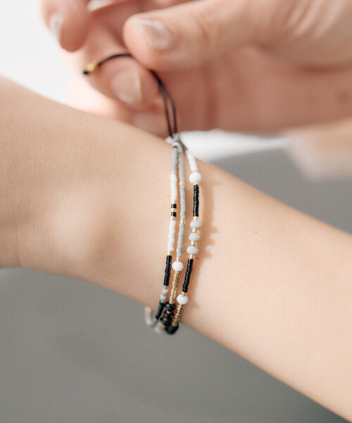 ear PAPILLONNER ブレスレット 3連ビーズ通しブレスレット