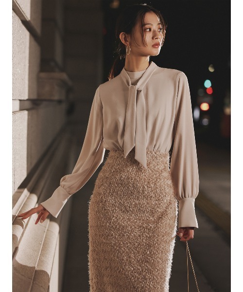 「anuans」 長袖ワンピース S ベージュ レディースの画像