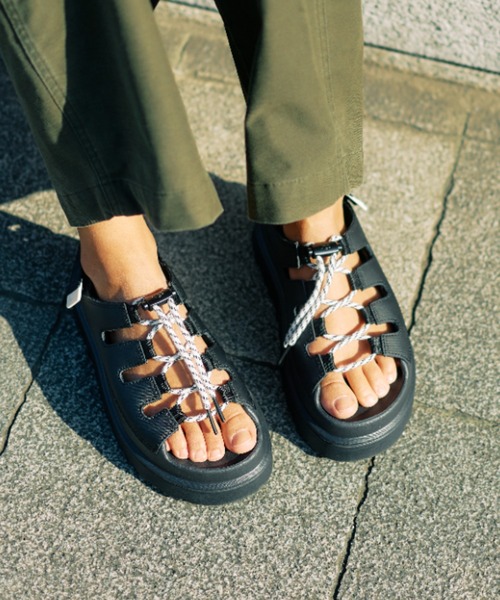 UGG Australia（アグオーストラリア） サンダル W GOLDENGLOW TOGGLE