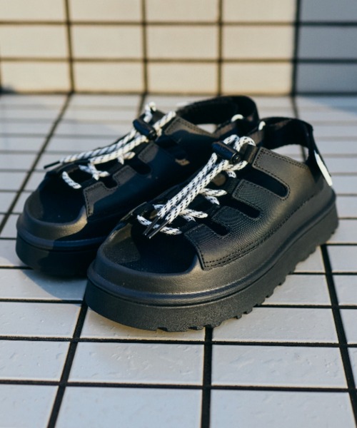 UGG Australia（アグオーストラリア） 厚底 ugg サンダル W GOLDENGLOW