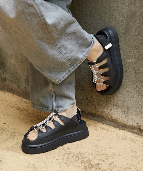 UGG Australia（アグオーストラリア） 厚底 ugg サンダル W GOLDENGLOW