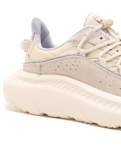 UGG スニーカー CA805 V2 UGGのCA805 V2スニーカーから春夏仕様のメッシュタイプが新発売