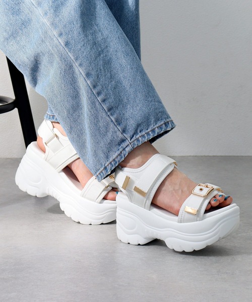SalvatoreFerragamoリザードサンダル ゴールドバックル SalvatoreFerragamoリザードサンダル ゴールドバックル