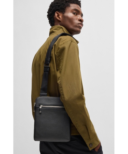 ★Hugo Boss★ロゴレザー エンベロープバッグ 関税込☆【BOSS】エンベロープバッグ イタリアンレザー ロゴ