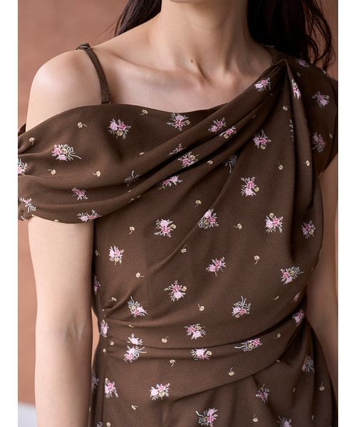 SNIDEL フラワープリントドレープワンピース 花柄オフショル ワンピース SNIDEL ワンピース フラワープリントドレープワンピース