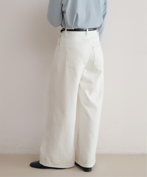 刺繍入りカジュアルパンツ ホワイト NOMBRE IMPAIR（ノンブルアンペール） パンツ 「予約」カットワーク