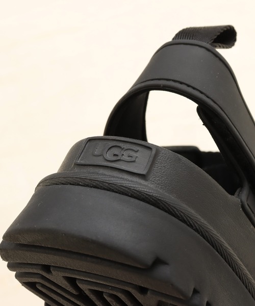 フ*ィ様 UGG アグ　ゴールデングロウGoldenGlow ブラック　サイズ7 UGG GOLDENGLOW アグ ゴールデングロウ サンダル（サンダル