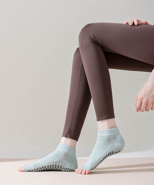 靴下 5本指滑り止め付き クロスデザインヨガソックス/マシンピラティス
