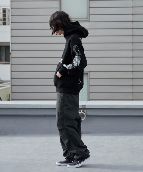 PLEASURES（プレジャーズ） パーカー ANGEL DEMON HOODIE