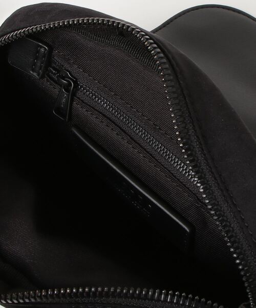 新品DIESELショルダーバッグ　ブラック　レディース DIESEL（ディーゼル） ショルダーバッグ UNI ブラック レディース
