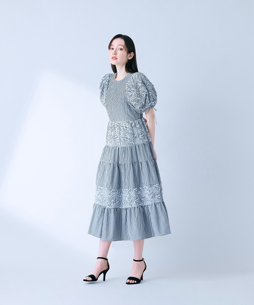 ワンピース フラワー刺繍ティアードワンピースの画像