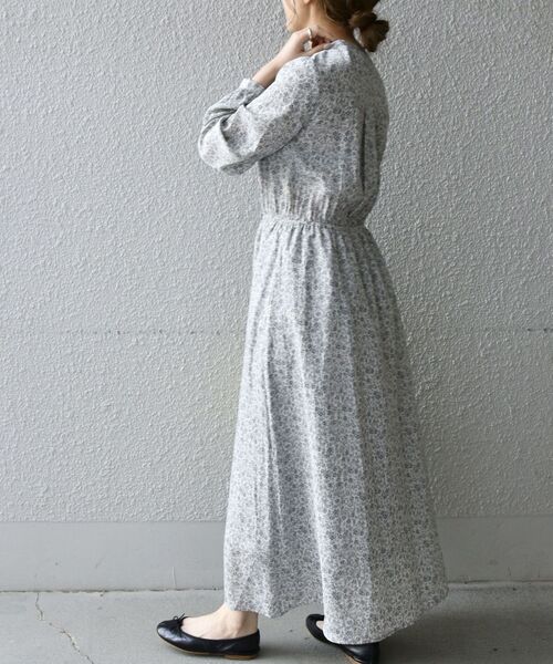 SHIPS any ワンピース any: ラインフラワープリント バンドカラー