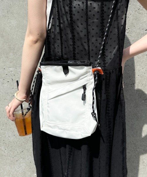 CLEA ショルダーバッグ バッグ スクエアサコッシュボディバッグ