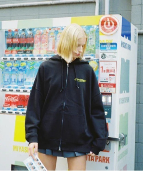パーカー ALARME GALLERY×TUESDAY/アラームギャラリー×火曜び/Manga Zip Hoodie Yellow レディース メンズ XLARGE 全2色 エクストララージ ジップパーカー DAISY ZIP