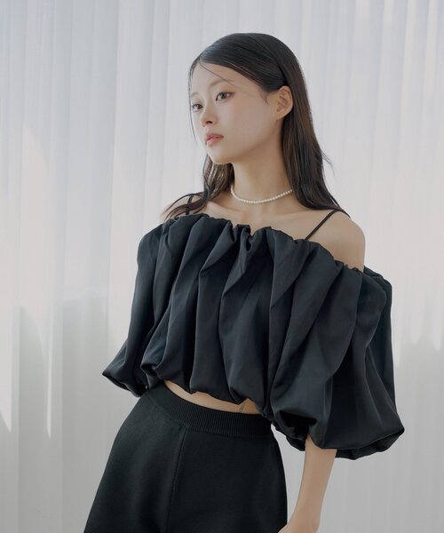 Chico ギャザーバルーンオフショルブラウス Chico ブラウス シャツ 「SALON by Chico」ギャザーバルーン