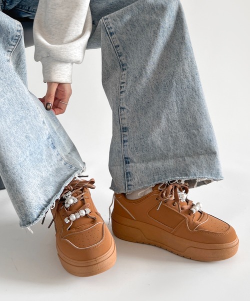 Shoes in Closet（シュークロ） スニーカー 厚底 パールチャーム付