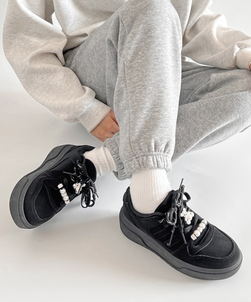 Shoes in Closet（シュークロ） スニーカー 厚底 パールチャーム付