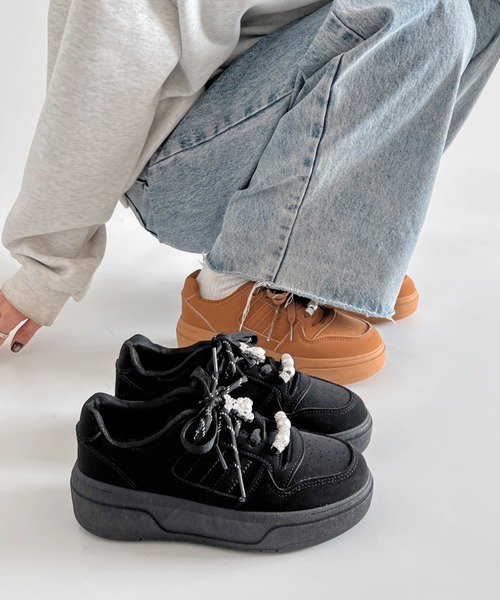 Shoes in Closet（シュークロ） スニーカー 厚底 パールチャーム付