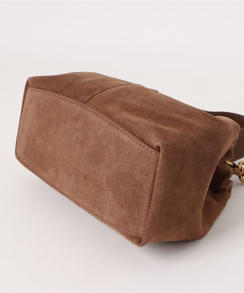 CHARLES&KEITH　リサイクルスエードショルダーバッグ CHARLES & KEITH（チャールズ & キース）の「Khai カイ リサイクル
